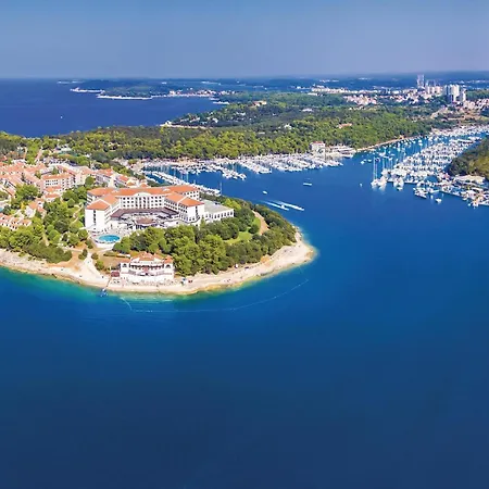 Lovely Apartment In Pula With Wifi * 普拉
