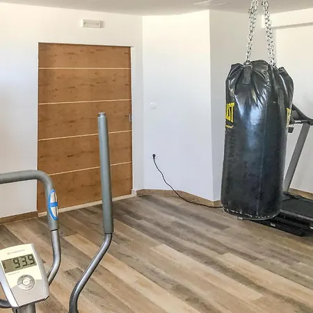 公寓 Lovely Apartment In Pula With Wifi *